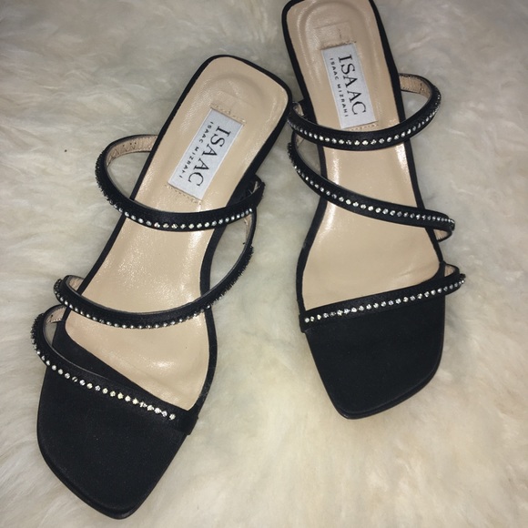 Isaac Mizrahi Shoes - EUC ISSAC MIZRAHI BLACK WITH RHINESTONE STRAPS